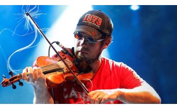 Ashley MacIsaac Live